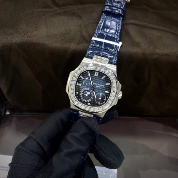 Swiss 1:1 Patek Philippe Rep 11 Watch Nautilus 5724 Moissanite Baguette Blue Dial 40mm - Top Watch