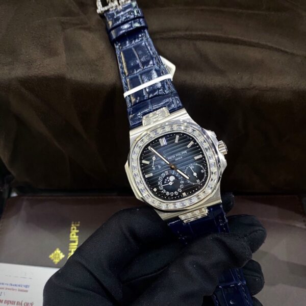Swiss 1:1 Patek Philippe Rep 11 Watch Nautilus 5724 Moissanite Baguette Blue Dial 40mm - Top Watch - Image 2