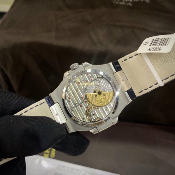 Swiss 1:1 Patek Philippe Rep 11 Watch Nautilus 5724 Moissanite Baguette Blue Dial 40mm - Top Watch - Image 5