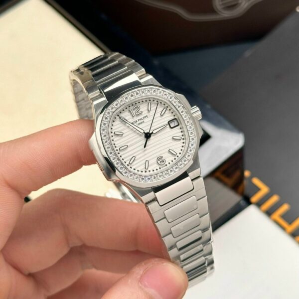 Swiss 1:1 Patek Philippe Replica 1:1 Watch Nautilus 7010 Highest Quality for Women 32mm - Top Watch - Image 2