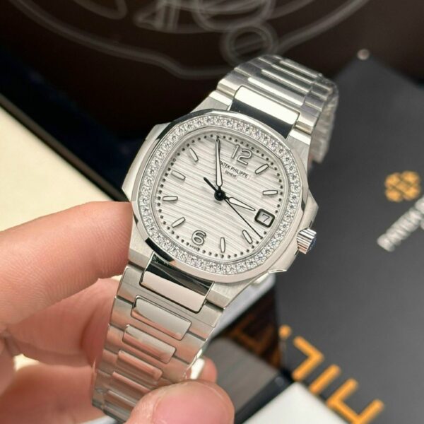 Swiss 1:1 Patek Philippe Replica 1:1 Watch Nautilus 7010 Highest Quality for Women 32mm - Top Watch - Image 3