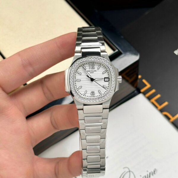 Swiss 1:1 Patek Philippe Replica 1:1 Watch Nautilus 7010 Highest Quality for Women 32mm - Top Watch - Image 4