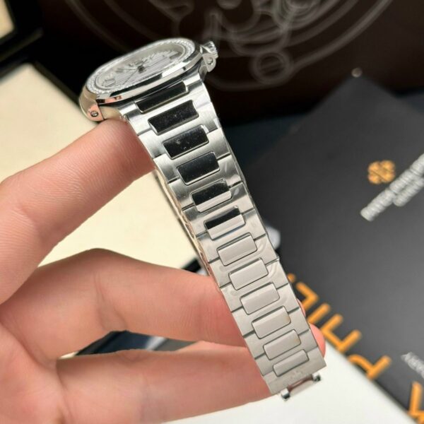 Swiss 1:1 Patek Philippe Replica 1:1 Watch Nautilus 7010 Highest Quality for Women 32mm - Top Watch - Image 7