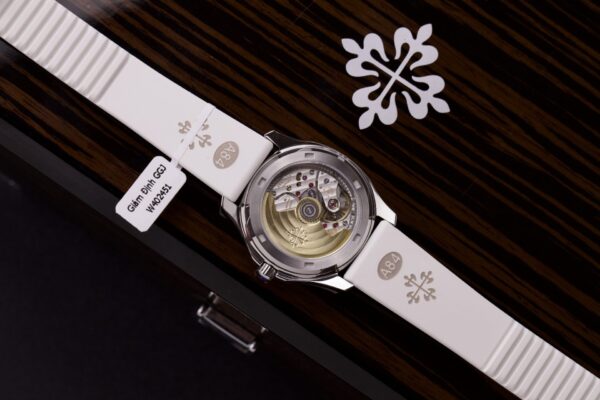 Replica Patek Philippe Replica 11 Watch Aquanaut 5067 White Moissanite Diamond 35.6mm - Top Watch - Image 3