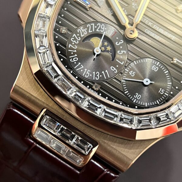 Best Fake Patek Philippe Replica 1:1 Watch Nautilus 5724 18K Solid Gold With Natural Diamonds 40mm - Top Watch - Image 3