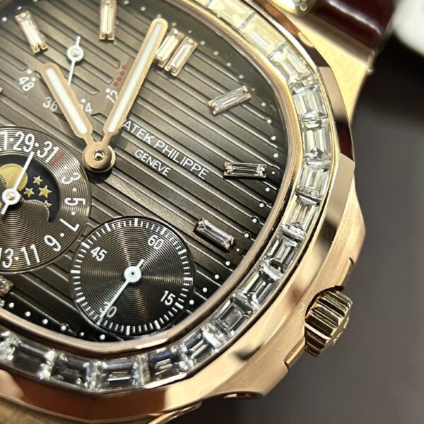 Best Fake Patek Philippe Replica 1:1 Watch Nautilus 5724 18K Solid Gold With Natural Diamonds 40mm - Top Watch - Image 4