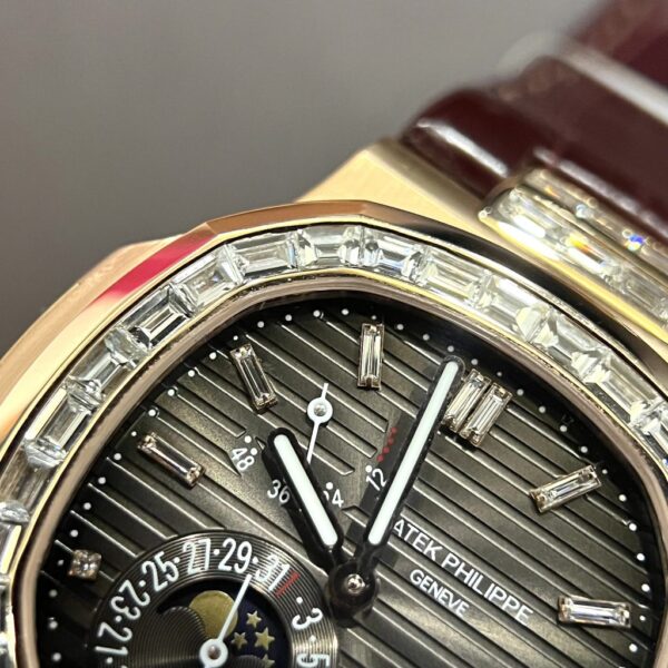 Best Fake Patek Philippe Replica 1:1 Watch Nautilus 5724 18K Solid Gold With Natural Diamonds 40mm - Top Watch - Image 5