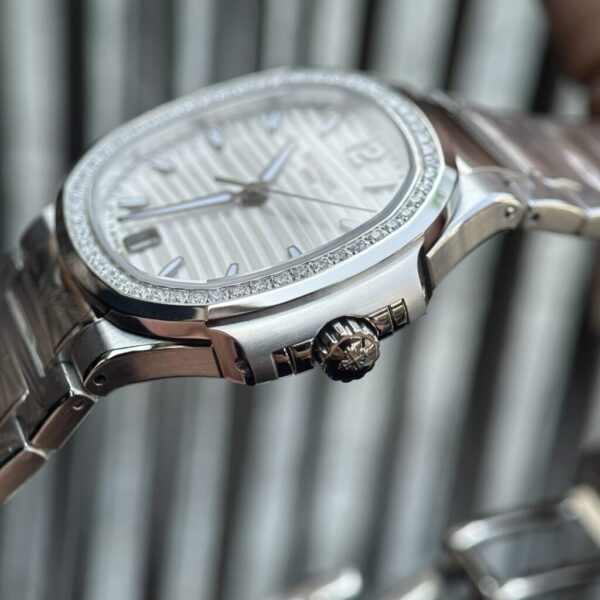 Swiss 1:1 Patek Philippe Replica 11 Watch Nautilus 7118 White With Diamond Bezel Factory 3K 35.2mm - Top Watch - 图片 3