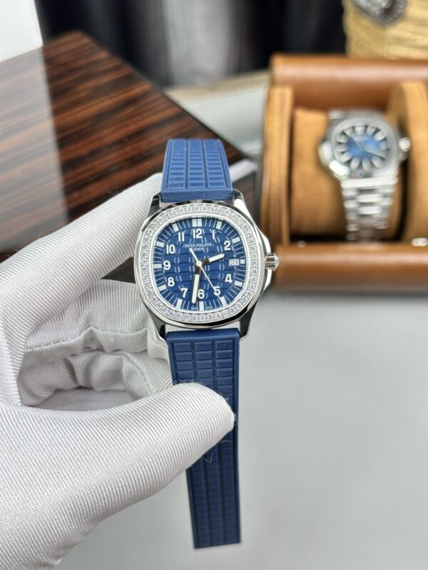 Swiss 1:1 Patek Philippe Replica Watch Aquanaut 5067A Blue Dial With Stone Benzene PPF 35.6mm - Top Watch