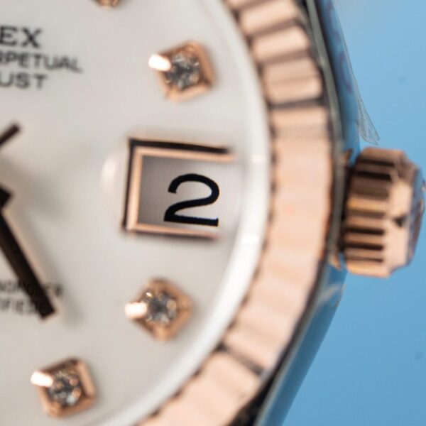 Best Fake Rolex DateJust Replica 1:1 Watch Women's Mother-of-Pearl Dial Gold Wrapped 31mm - Top Watch - Image 6