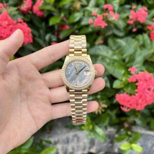 Replica Rolex Day-Date Purple Mother of Pearl Dial Diamond Bezel Replica Watch 40mm - Top Watch