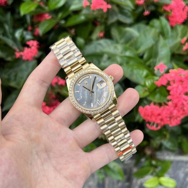 Replica Rolex Day-Date Purple Mother of Pearl Dial Diamond Bezel Replica Watch 40mm - Top Watch - Image 2