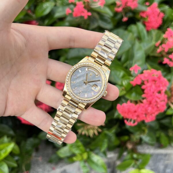 Replica Rolex Day-Date Purple Mother of Pearl Dial Diamond Bezel Replica Watch 40mm - Top Watch - Image 3