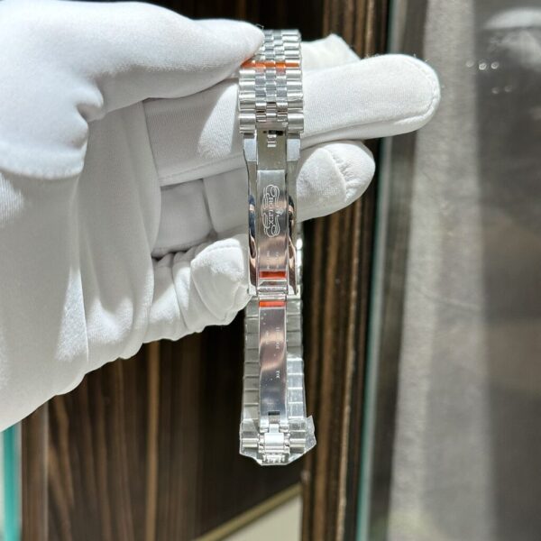 Replica Rolex Rep 11 Watch DateJust Women's With Stone Bezel Jubilee Strap EW 31mm - Top Watch - Image 5