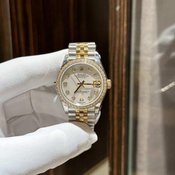 Swiss 1:1 Rolex Replica 11 Watch DateJust Mother of Pearl Dial With Diamonds EW 31mm - Top Watch