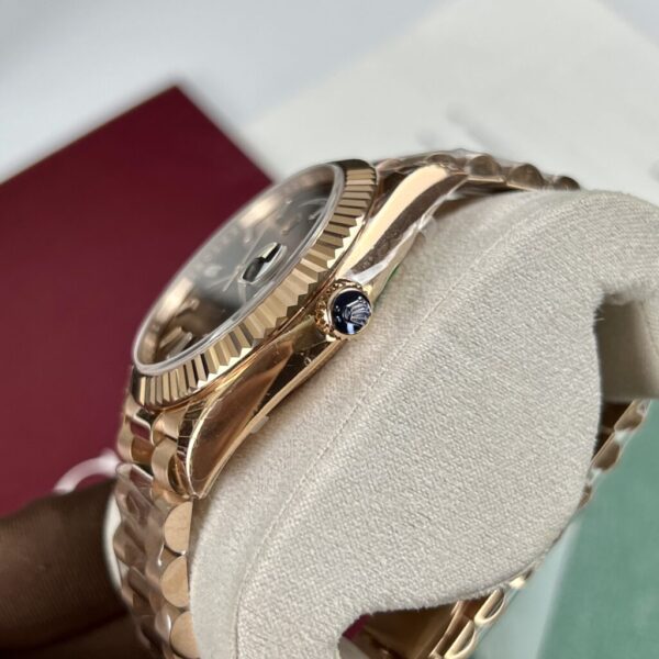 Swiss 1:1 Rolex Replica 11 Watch Day-Date Chocolate Dial Diamond Numbers EW 40mm - Top Watch - Image 5