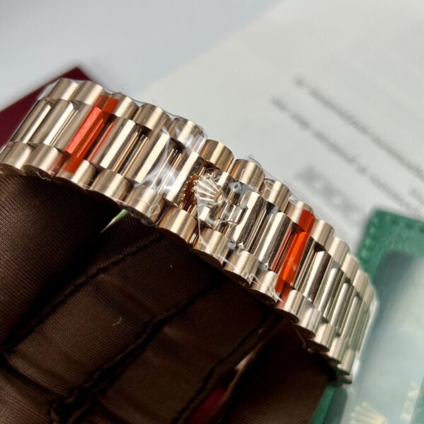 Swiss 1:1 Rolex Replica 11 Watch Day-Date Chocolate Dial Diamond Numbers EW 40mm - Top Watch - Image 7