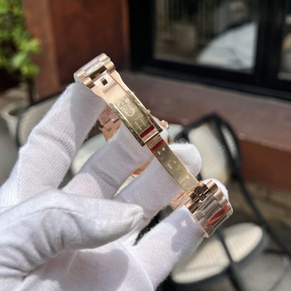 Best Fake Rolex Replica 1:1 Watch Day-Date Chocolate Dial With Diamonds EW Factory 36mm - Top Watch - Image 4