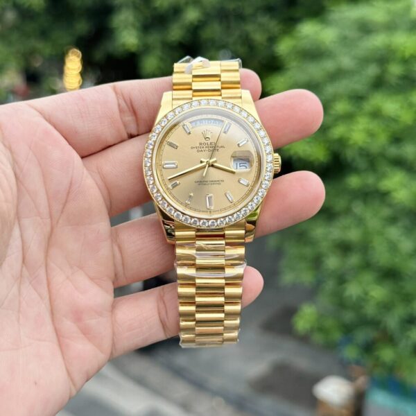 Replica Rolex Replica 11 Watch Day-Date Gold Wrapped Moissanite Diamonds GM Factory 40mm - Top Watch - Image 3