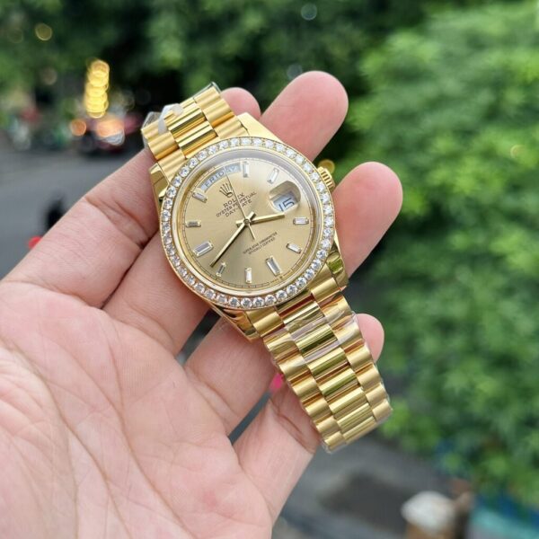 Replica Rolex Replica 11 Watch Day-Date Gold Wrapped Moissanite Diamonds GM Factory 40mm - Top Watch - Image 5