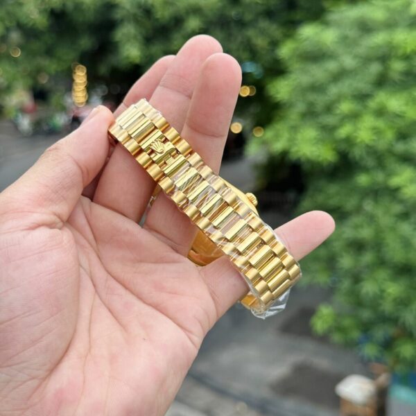 Replica Rolex Replica 11 Watch Day-Date Gold Wrapped Moissanite Diamonds GM Factory 40mm - Top Watch - Image 7