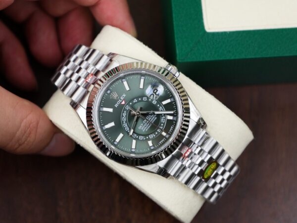 Best Fake Rolex Replica 1:1 Watch Sky Dweller Green Dial Jubilee Strap 42mm - Top Watch