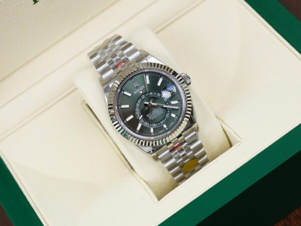 Best Fake Rolex Replica 1:1 Watch Sky Dweller Green Dial Jubilee Strap 42mm - Top Watch - Image 4