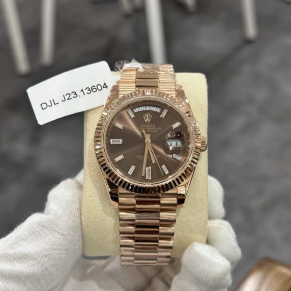 Swiss 1:1 Rolex Replica Watch Day-Date 228235 Gold Wrapped Chocolate Dial GM V3 40mm - Top Watch - Image 2