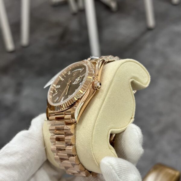 Swiss 1:1 Rolex Replica Watch Day-Date 228235 Gold Wrapped Chocolate Dial GM V3 40mm - Top Watch - Image 5
