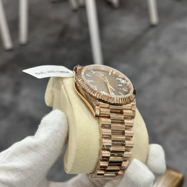 Swiss 1:1 Rolex Replica Watch Day-Date 228235 Gold Wrapped Chocolate Dial GM V3 40mm - Top Watch - Image 6