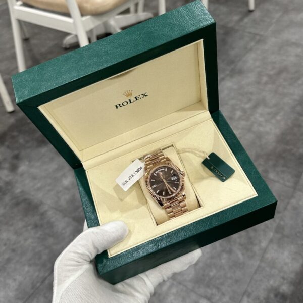 Swiss 1:1 Rolex Replica Watch Day-Date 228235 Gold Wrapped Chocolate Dial GM V3 40mm - Top Watch - Image 9