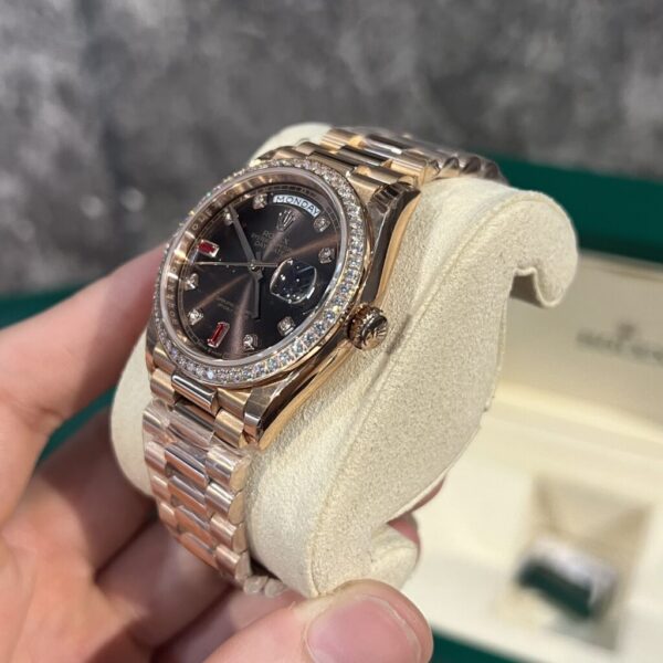 Swiss 1:1 Rolex Replica Watch Day-Date Chocolate Dial With Stone Bezel EW Factory 36/40mm - Top Watch - Image 4