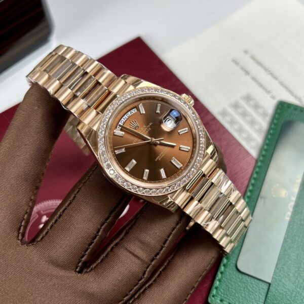 Best Fake Rolex Replica Watch Day-Date Men's Chocolate Dial Diamond Bezel EW Factory 40mm - Top Watch - Image 2