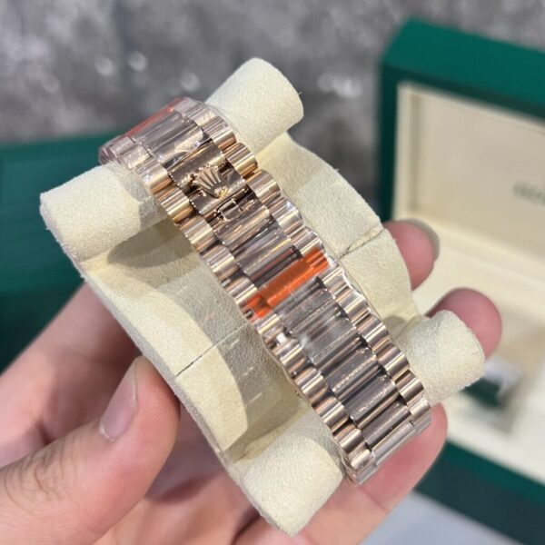 Replica Rolex Replica Watch Day-Date Purple Mother-of-Pearl Dial With Stone Bezel 40mm - Top Watch - Image 6