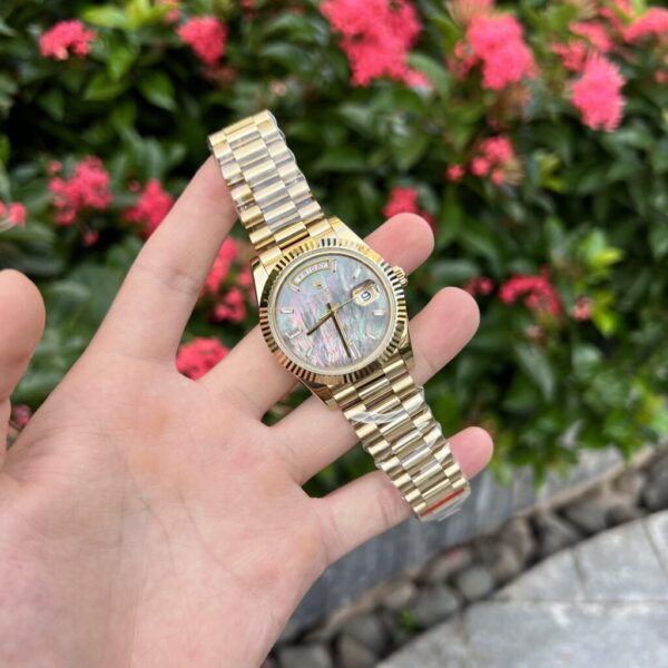 Swiss 1:1 Rolex Replica Watch Day-Date Purple Mother of Pearl Dial Yellow Gold 40mm - Top Watch - 图片 2