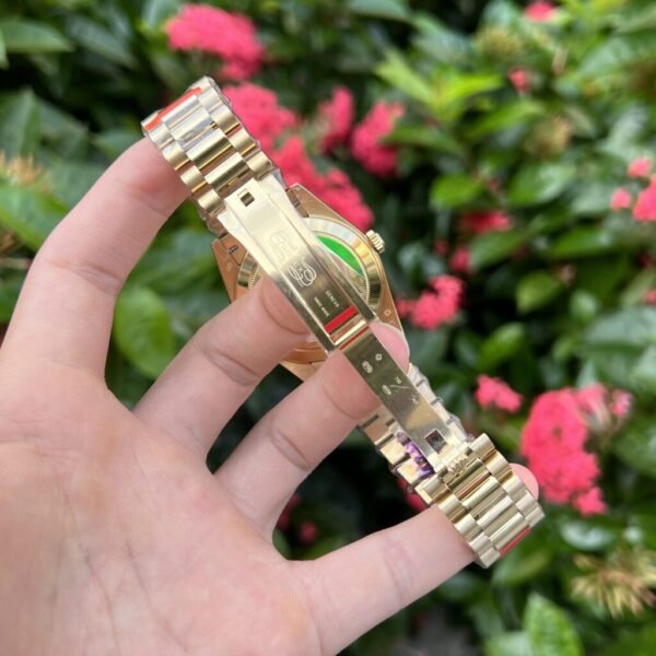 Swiss 1:1 Rolex Replica Watch Day-Date Purple Mother of Pearl Dial Yellow Gold 40mm - Top Watch - 图片 5